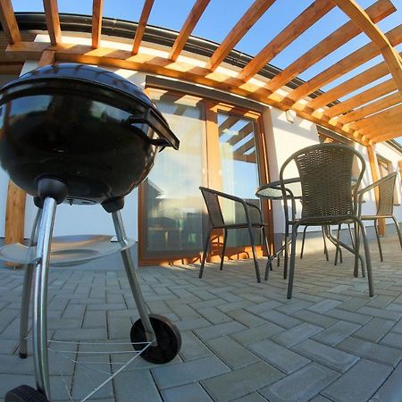 Kamilli Apartment Bešeňová Екстериор снимка