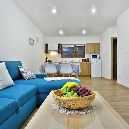 Kamilli Apartment Bešeňová Екстериор снимка