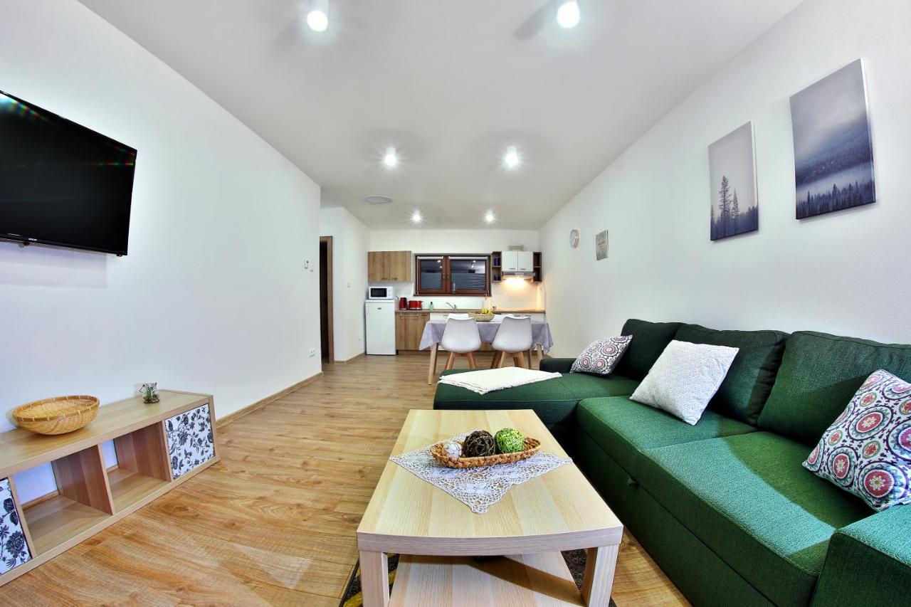 Kamilli Apartment Bešeňová Екстериор снимка