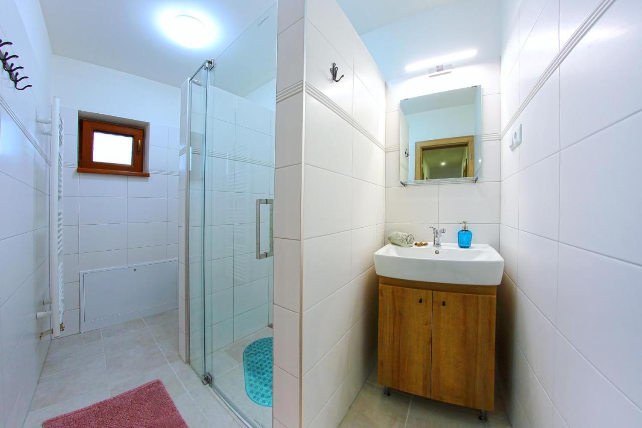 Kamilli Apartment Bešeňová Екстериор снимка