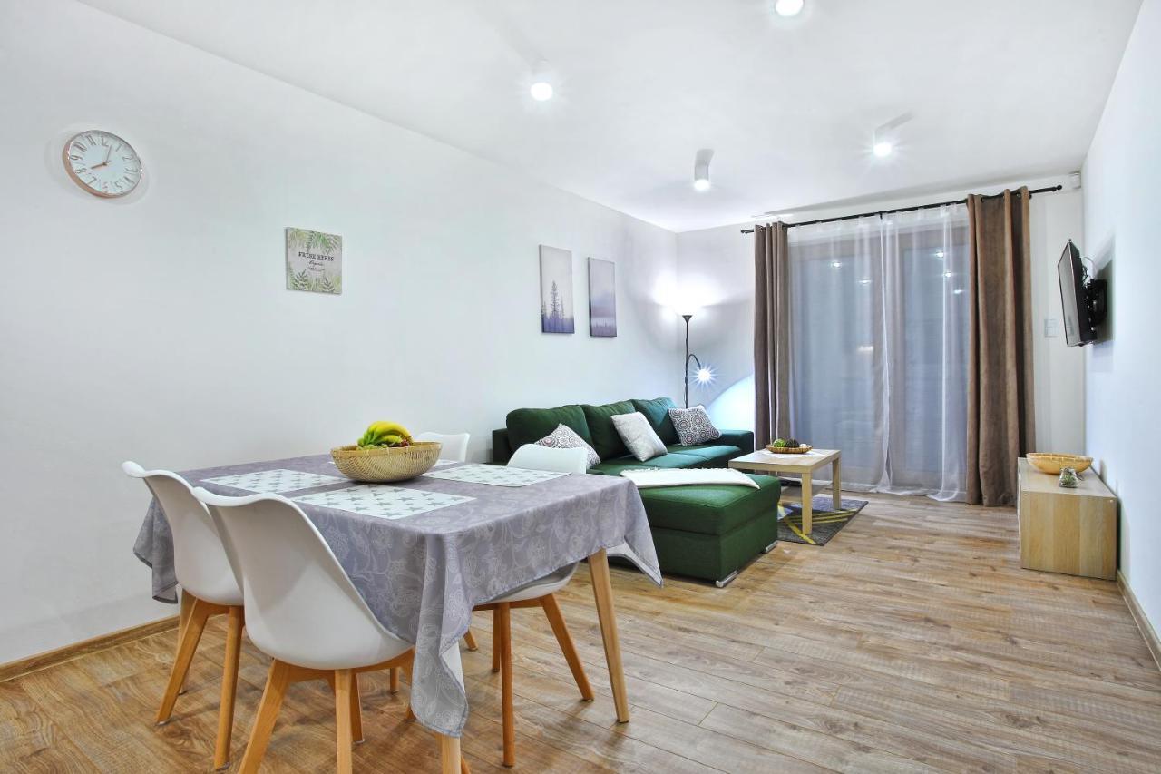 Kamilli Apartment Bešeňová Екстериор снимка