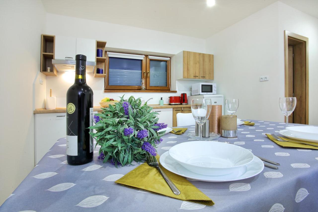 Kamilli Apartment Bešeňová Екстериор снимка