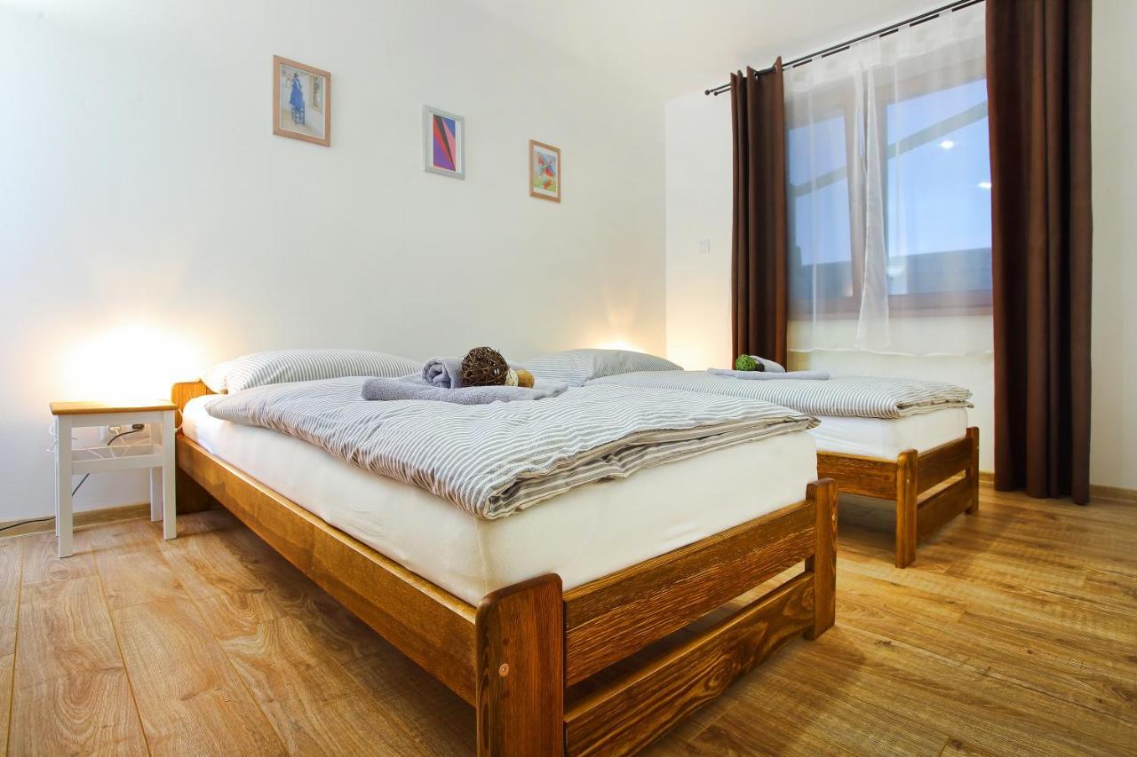 Kamilli Apartment Bešeňová Екстериор снимка
